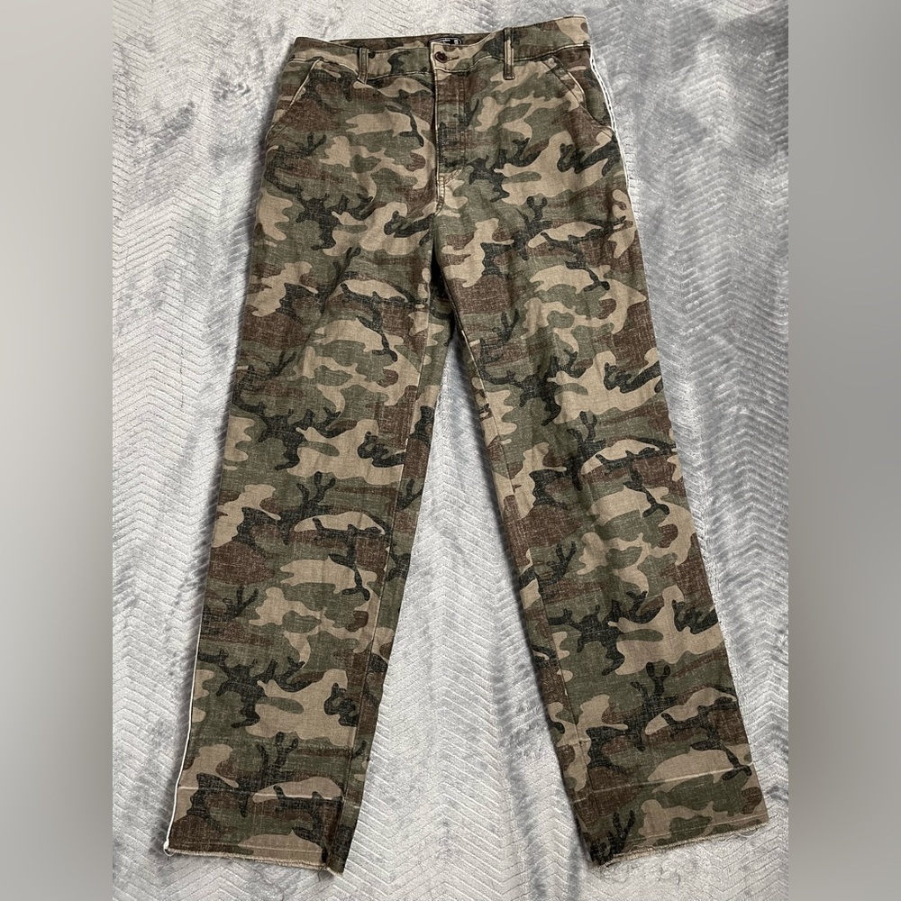 Abercrombie & Fitch Camouflage Pants